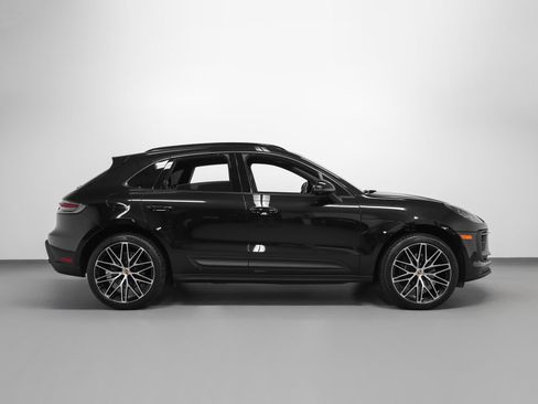 Certified 2024 Porsche Macan AWD/4WD image 13