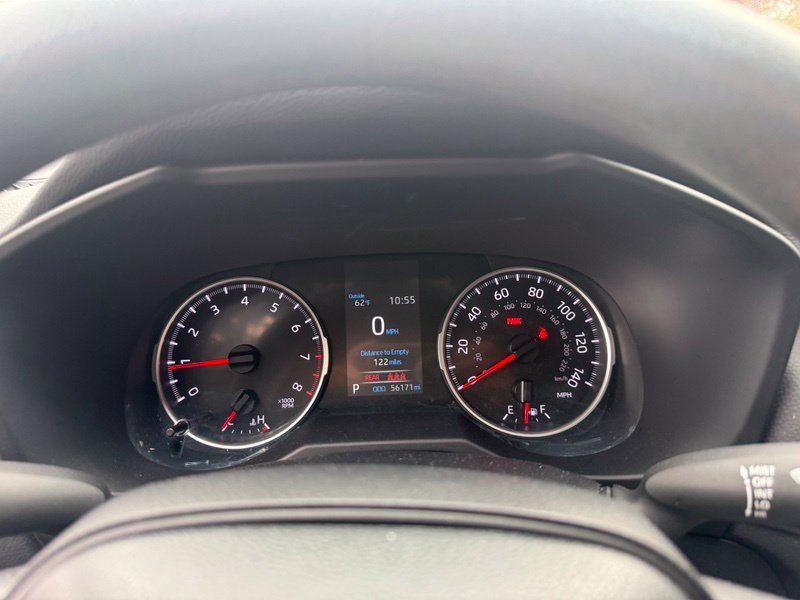 Used 2022 Toyota RAV4 LE FWD image 5