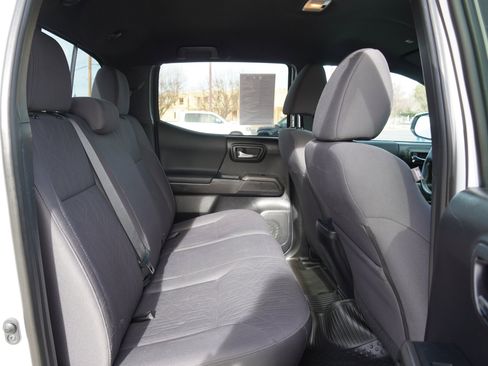 Used 2019 Toyota Tacoma TRD Off-Road image 23