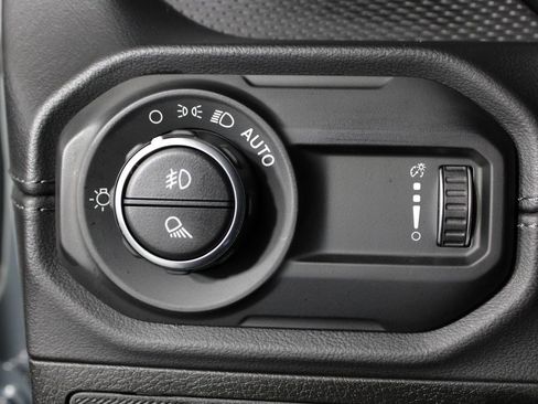 Used 2024 Jeep Gladiator Rubicon w/ Technology Group image 21