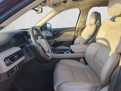 Used 2022 Lincoln Aviator Reserve w/ Equipment Group 201A AWD/4WD image 13
