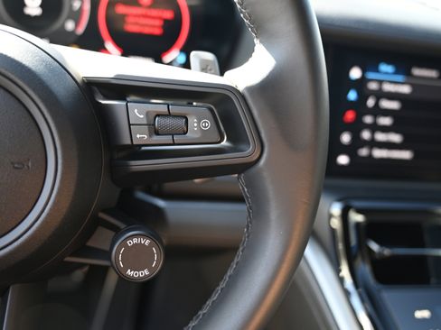 Used 2024 Porsche Panamera 4 image 20