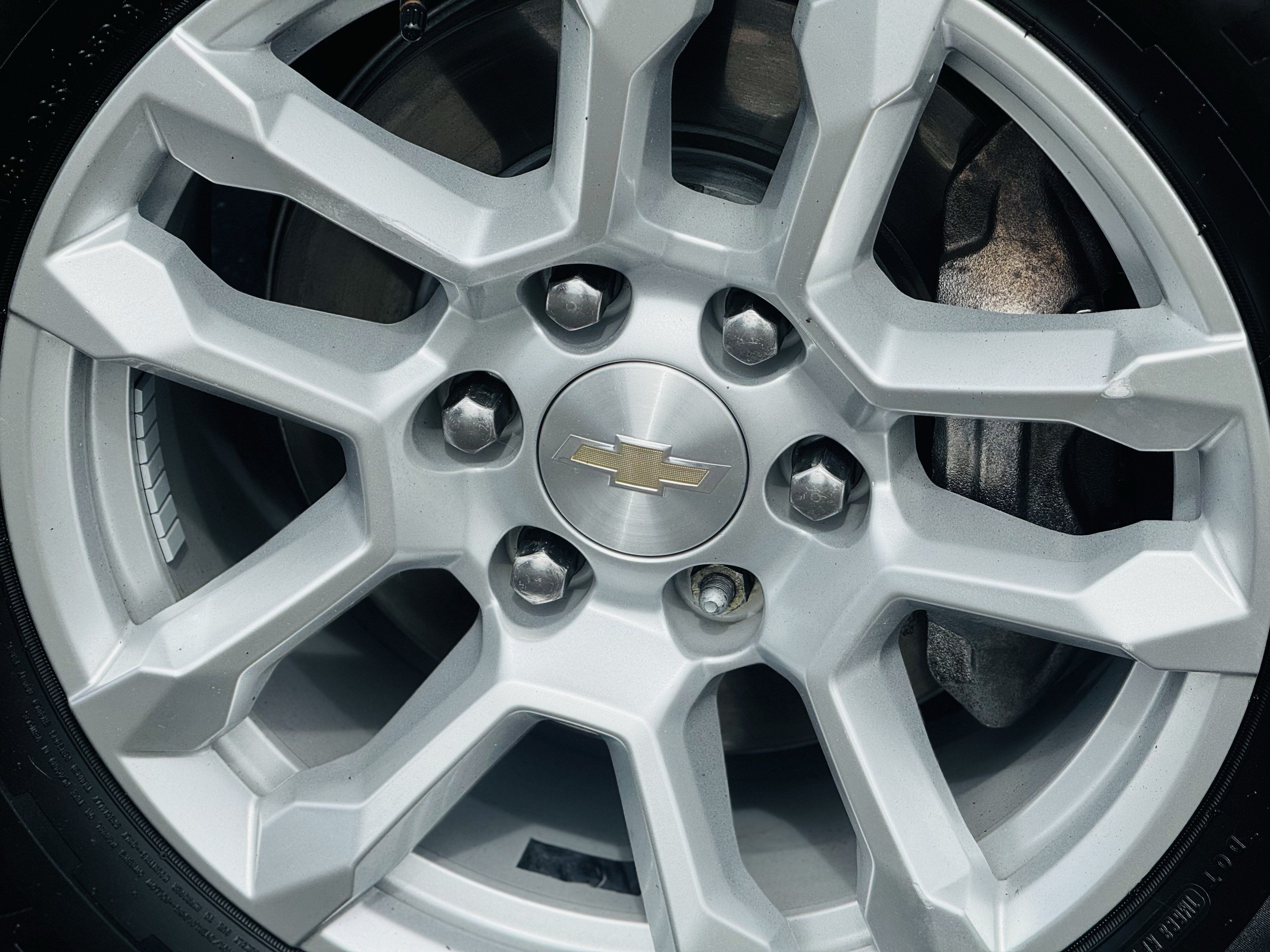 Certified 2022 Chevrolet Silverado 1500 LT w/ Z71 Off-Road Package AWD/4WD image 8