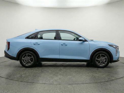 Used 2025 Kia K4 LXS image 11