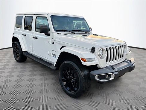 Used 2021 Jeep Wrangler Unlimited Sahara image 4
