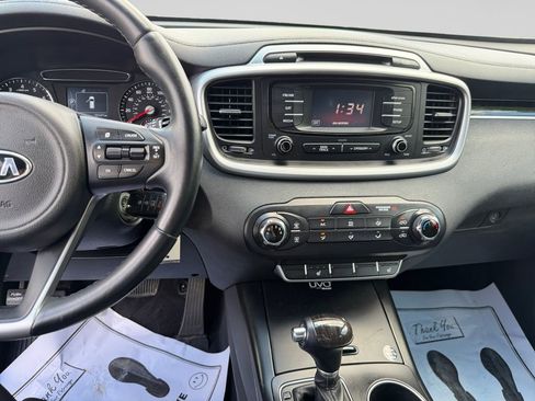 Used 2016 Kia Sorento AWD w/ LX Convenience Package image 12