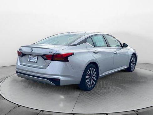 Used 2024 Nissan Altima 2.5 SV image 5