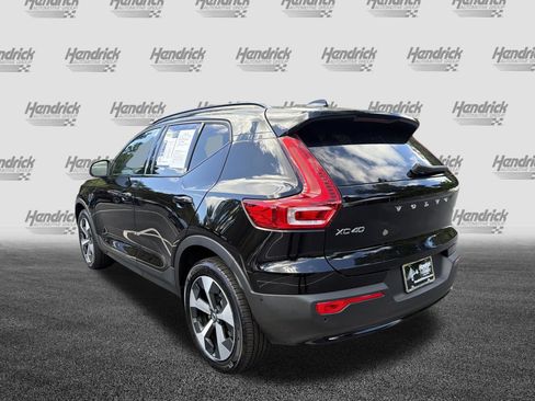 Certified 2025 Volvo XC40 B5 Plus AWD/4WD image 8