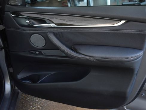 Used 2018 BMW X5 xDrive50i w/ M Sport Package image 43