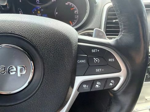 Used 2016 Jeep Grand Cherokee Overland w/ Advanced Technology Group AWD/4WD image 11