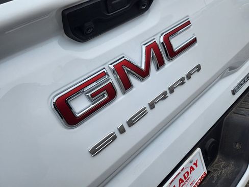 New 2026 GMC Sierra 1500 Elevation image 10