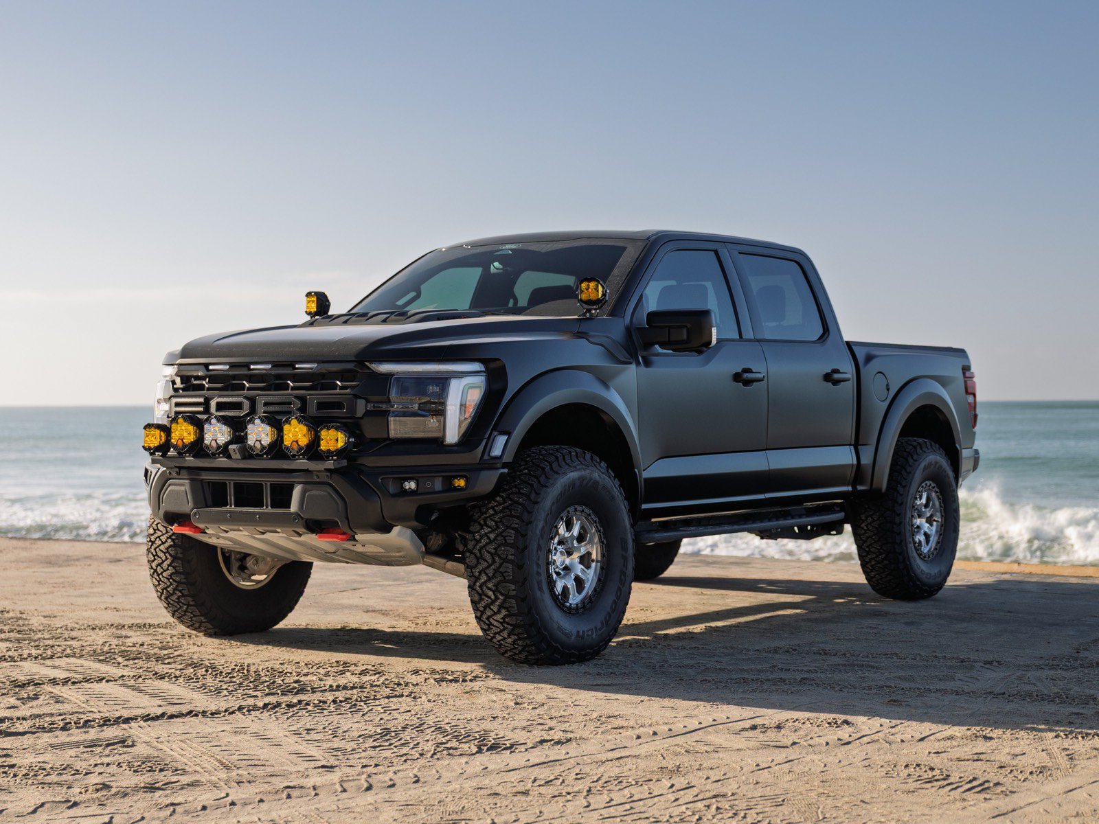 Used 2025 Ford F150 Raptor w/ Equipment Group 803A Raptor R AWD/4WD image 1