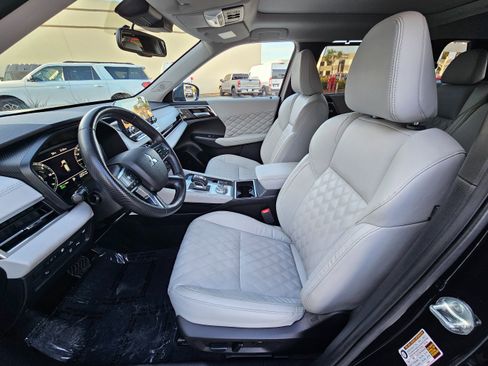 Used 2024 Mitsubishi Outlander SEL image 16