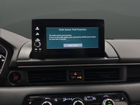 Used 2023 Honda Pilot Touring image 18