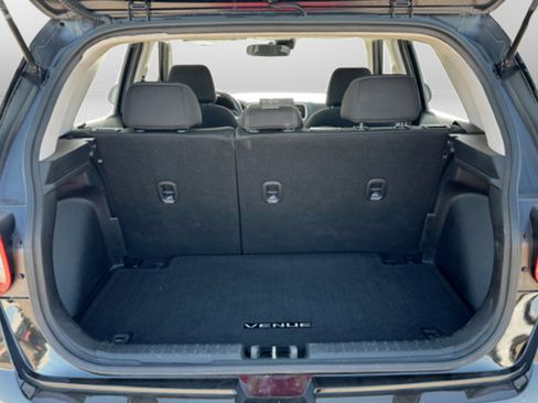 Used 2021 Hyundai Venue SEL image 18