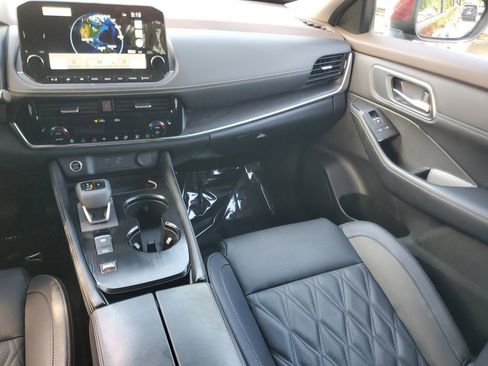Used 2023 Nissan Rogue Platinum w/ Platinum Premium Package FWD image 15