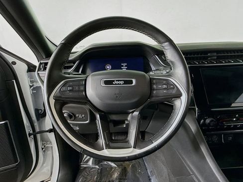 Used 2021 Jeep Grand Cherokee L Laredo image 11