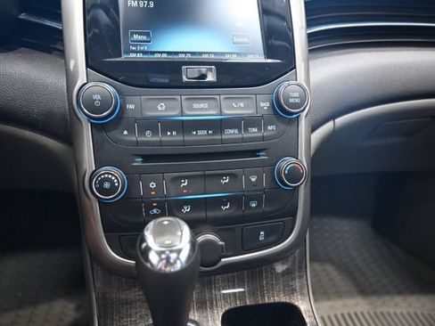 Used 2015 Chevrolet Malibu LT w/ Power Convenience Package FWD image 17
