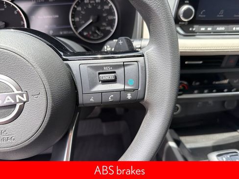 Certified 2023 Nissan Rogue SV FWD image 17