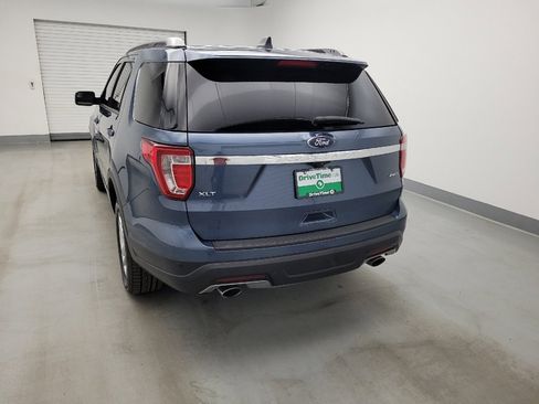 Used 2018 Ford Explorer XLT AWD/4WD image 6
