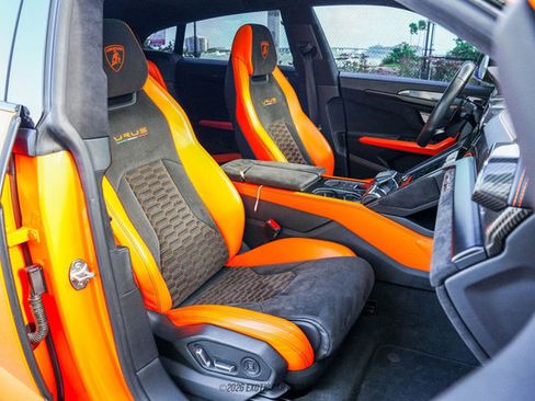 Used 2022 Lamborghini Urus image 33