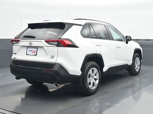 Used 2020 Toyota RAV4 LE image 6