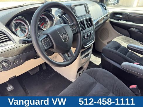 Used 2019 Dodge Grand Caravan SE FWD image 7