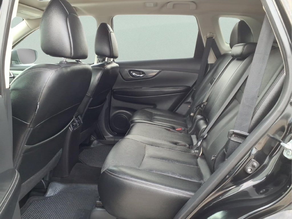 Used 2016 Nissan Rogue SL w/ SL Premium Package AWD/4WD image 14
