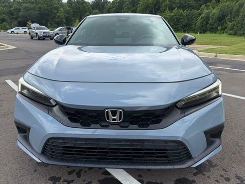Used 2023 Honda Civic Sport image 2