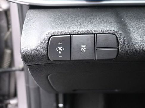 Used 2024 Hyundai Elantra Limited FWD image 17
