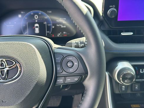 Used 2025 Toyota RAV4 XSE w/ Advanced Technology Package AWD/4WD image 19
