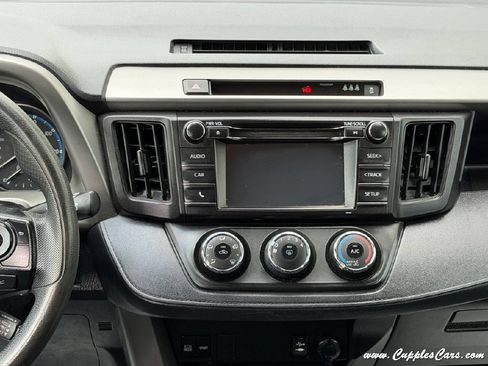 Used 2017 Toyota RAV4 LE w/ All Weather Liner Package AWD/4WD image 17