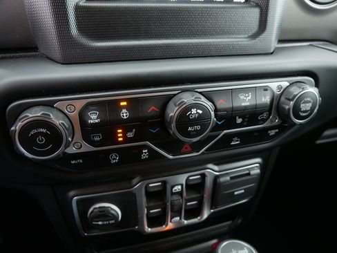 Certified 2021 Jeep Wrangler Unlimited Sport image 32