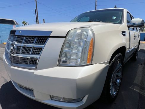 Used 2012 Cadillac Escalade Platinum AWD/4WD image 8