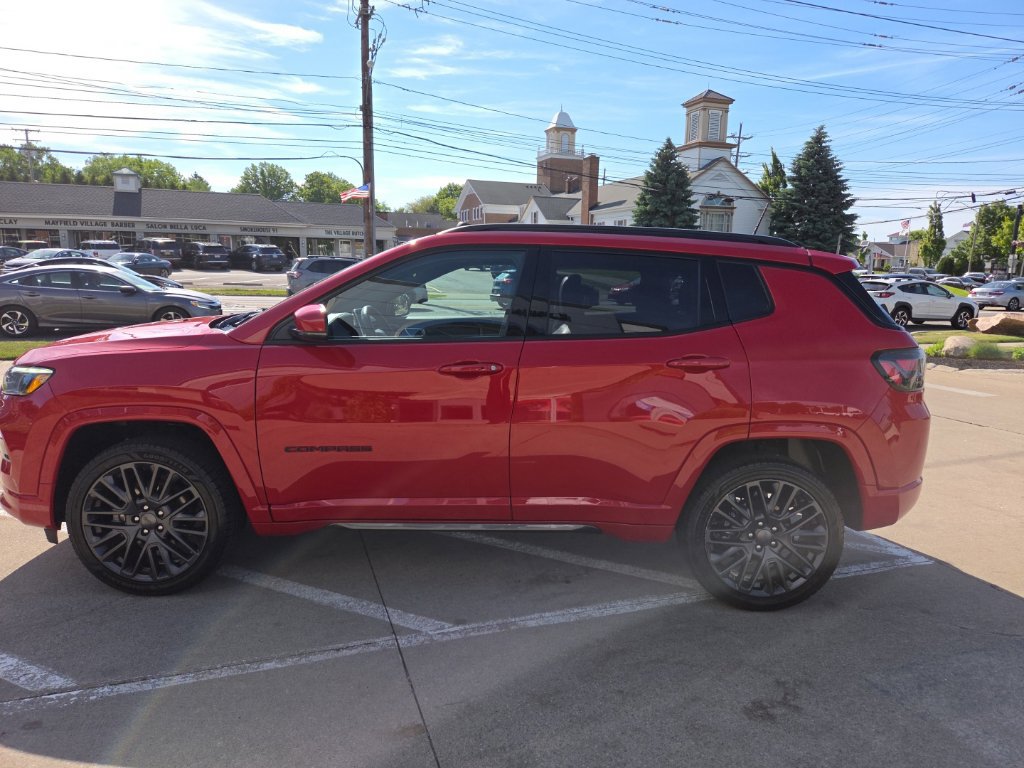 Certified 2022 Jeep Compass Limited w/ (RED) Package AWD/4WD image 8