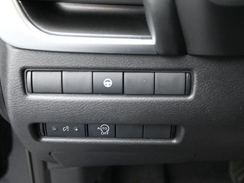 Used 2023 Nissan Rogue SV image 17