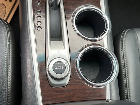 Used 2013 Nissan Pathfinder SL image 22