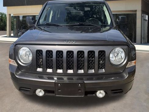 Used 2017 Jeep Patriot Latitude FWD image 4