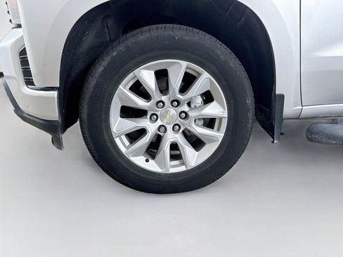 Used 2020 Chevrolet Silverado 1500 Custom w/ Custom Value Package RWD image 10