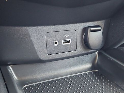 Used 2020 Nissan Rogue Sport S image 17