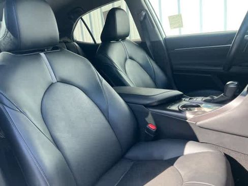 Used 2022 Toyota Camry XSE image 21