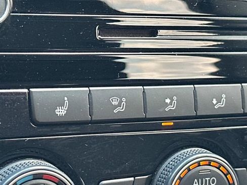 Used 2022 Volkswagen Passat 2.0T SE image 27