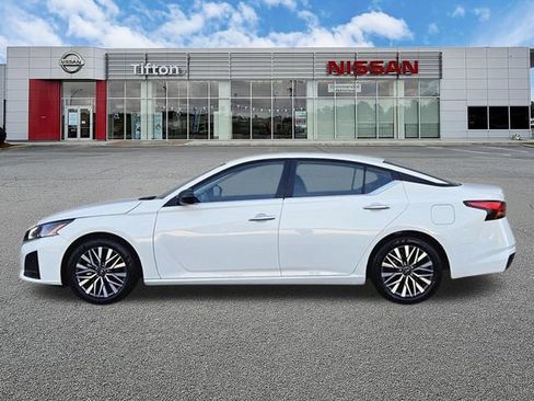 Certified 2025 Nissan Altima 2.5 SV FWD image 7