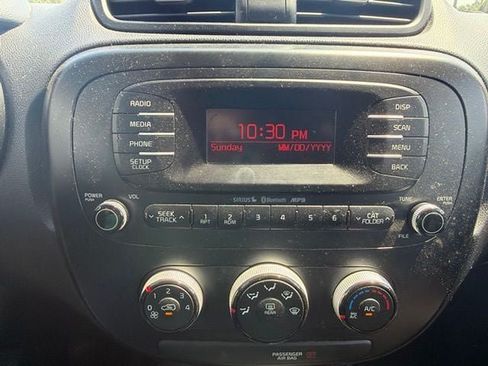 Used 2016 Kia Soul FWD image 14