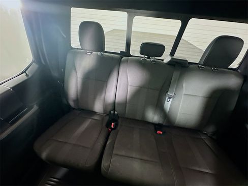 Used 2016 Ford F150 XLT w/ Equipment Group 302A Luxury image 12