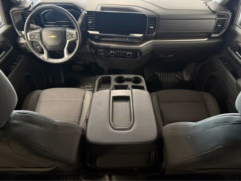 Used 2025 Chevrolet Silverado 2500 LT w/ Convenience Package image 17