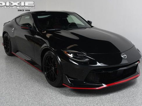 Used 2025 Nissan Z NISMO w/ Floor Mat Package RWD image 1