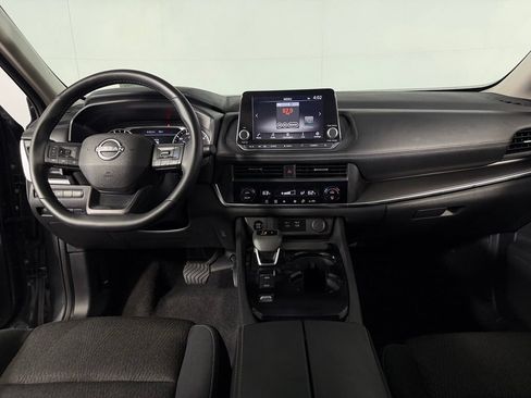 Used 2025 Nissan Rogue SV FWD image 12