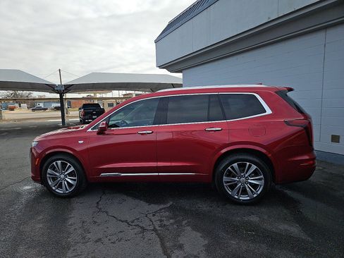 Used 2020 Cadillac XT6 Premium Luxury w/ Platinum Package image 2