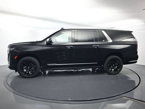Used 2024 Cadillac Escalade ESV Premium Luxury RWD image 2